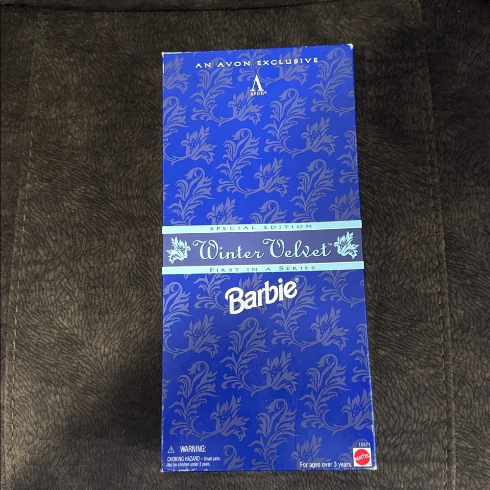 Vintage Winter Velvet Barbie Doll Special Edition Avon Exclusive 1995 Mattel New